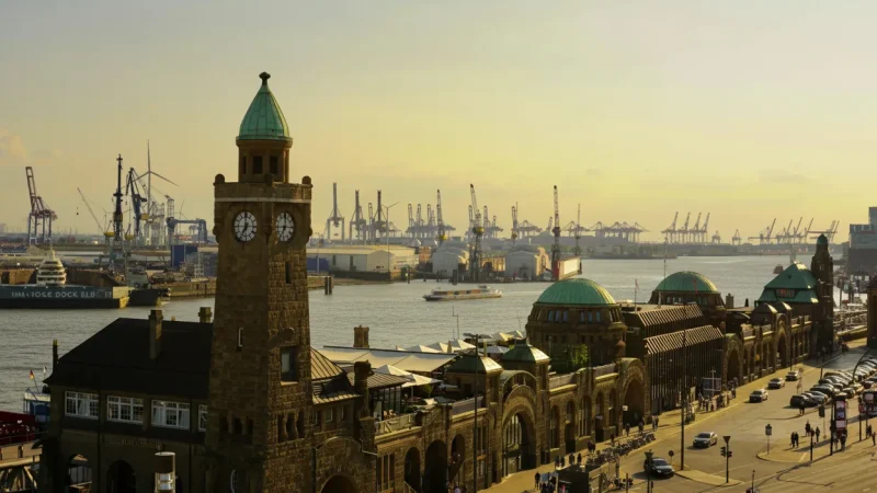 14) Elbpromenade – Riverside walkway(5)