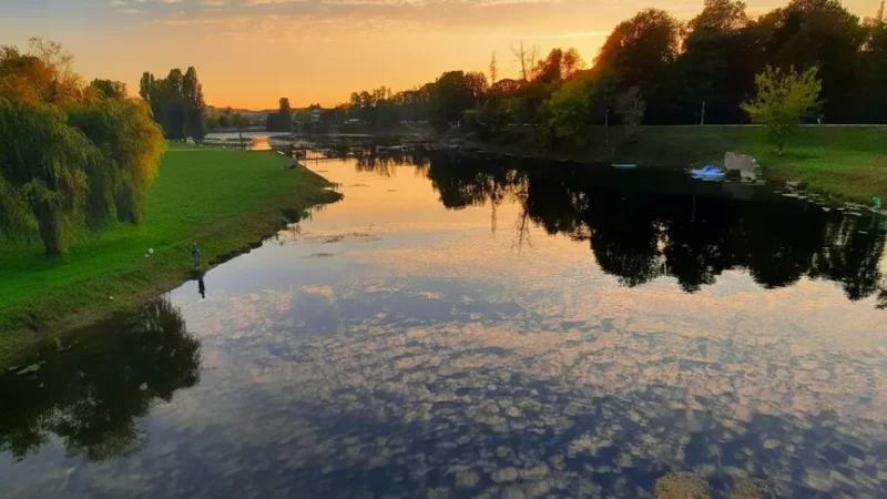 14) Evening River Walks(5)