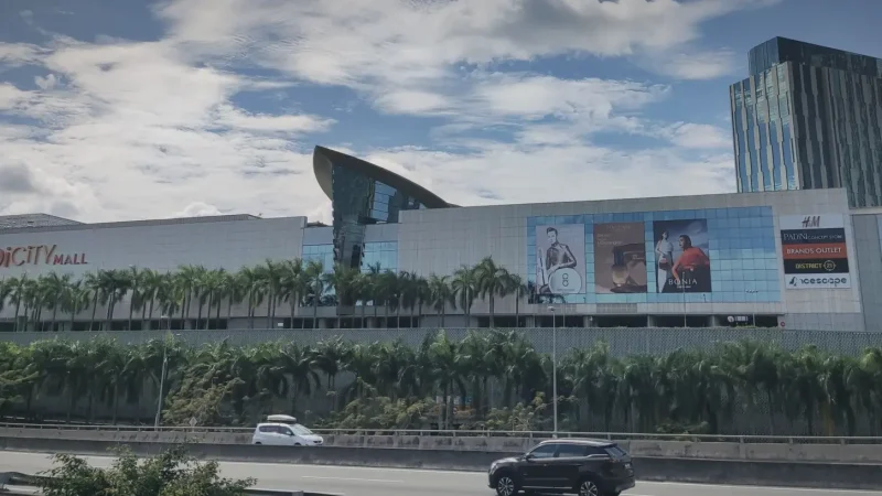 14) IOI City Mall (nearby access)(2)