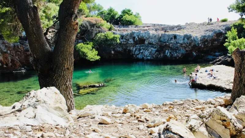 14) Quiet Beaches(1)