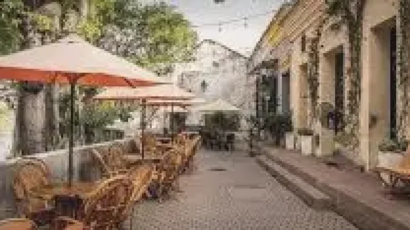 14 Riverside Cafés – Relaxed dining spots(6)