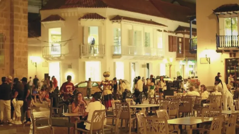 14 Street Music Areas – Local performances_(5)