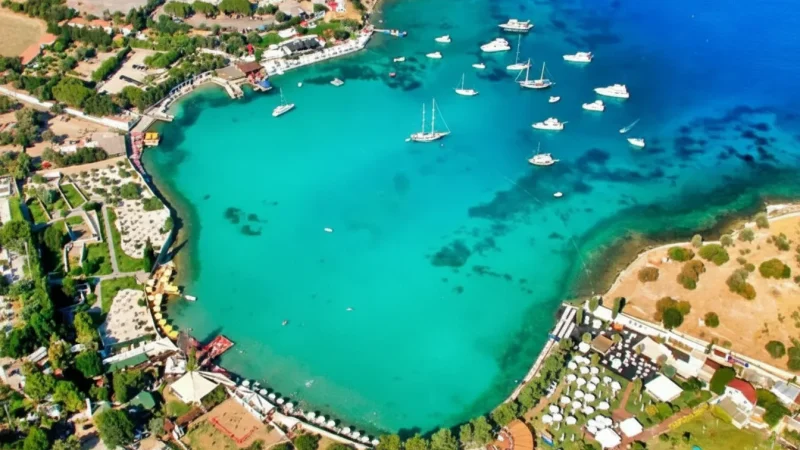 14. Aya Yorgi Bay – A sheltered bay with clear water_(3)