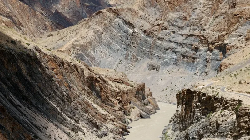 14. Zanskar River – Known for rafting and frozen river treks_(3)