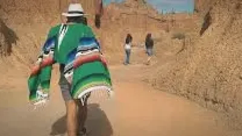 15 15 Access Roads ‒ Scenic desert routes(4)