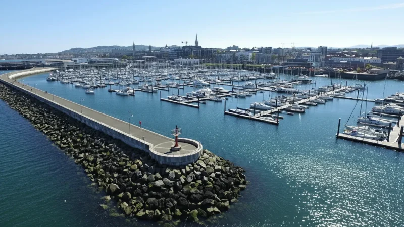 15) Dun Laoghaire Harbour(6)