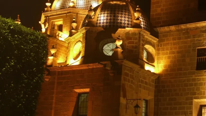 15) Evening Plaza Walks(4)