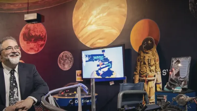 15) Fleischmann Planetarium(5)