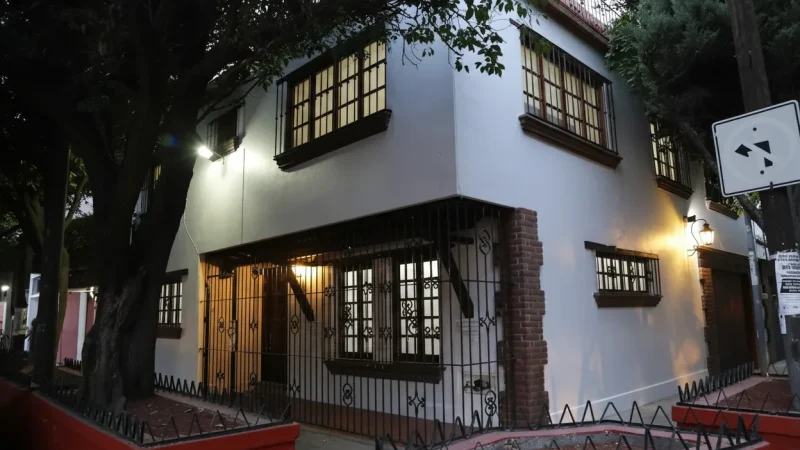 15) Historic Colonial Streets(4)