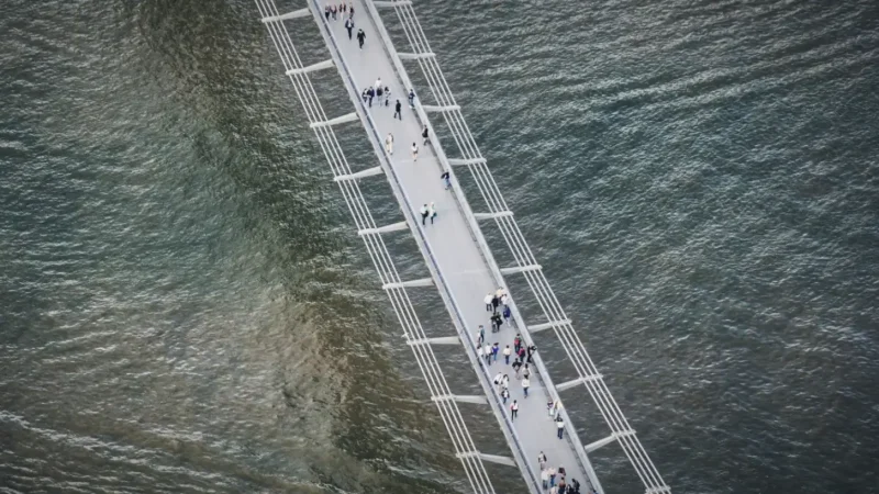 15) Millennium Bridge(3)