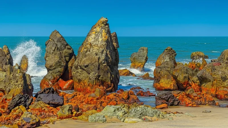 15. Arambol Beach – A relaxed beach with natural beauty_(5)