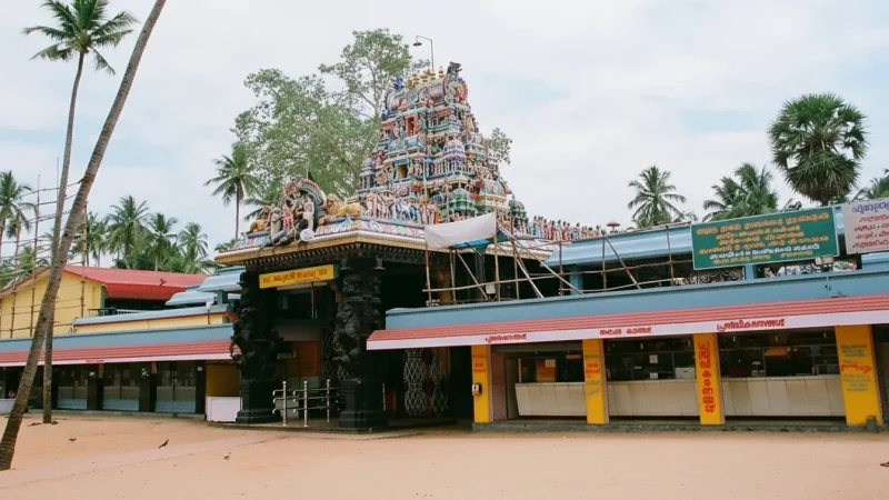 15. Attukal Bhagavathy Temple – A major women-focused pilgrimage site_(3)