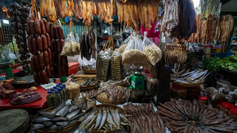 15. Camlihemsin Bazaar – Local stalls and products_(1)