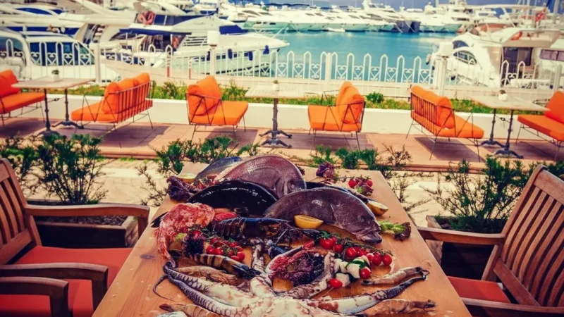 15. Konyaalti Marina Area – Cafés and sea views in a quiet setting_(5)