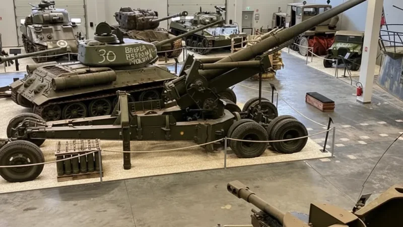 16. Askeri Müze Park – Garden area around the Military Museum_(2)