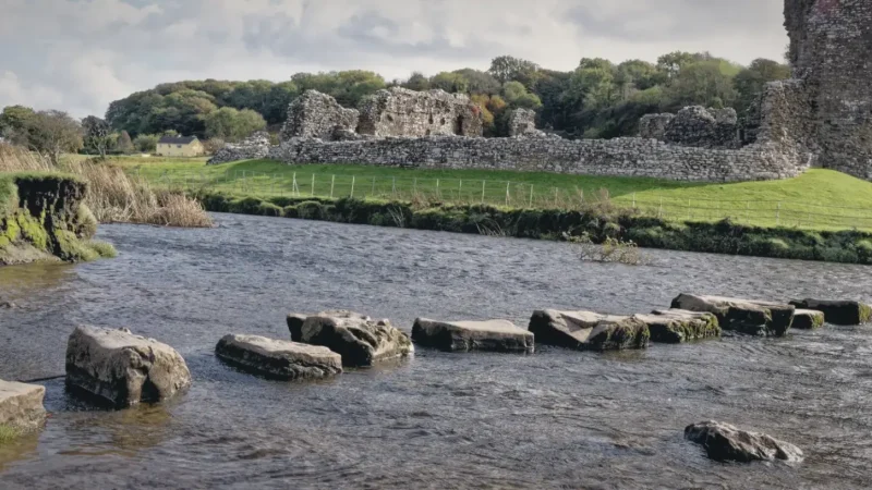 19) Ogmore Castle(1)