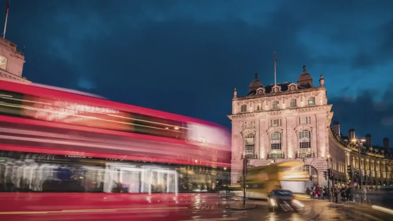 19) Piccadilly Circus(3)