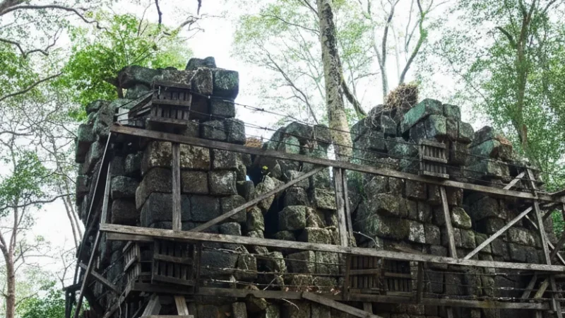 2 Prasat Prang – Central tower ruins(3)