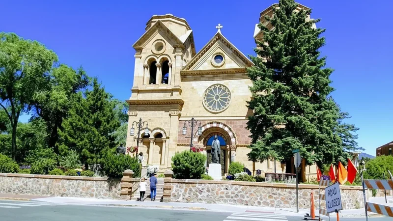 2 Santa Fe Cathedral – Historic religious site(5)