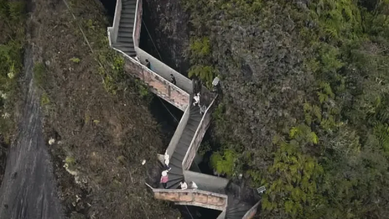 2 Stairway to the Top – Climb with panoramic viewpoints(1)
