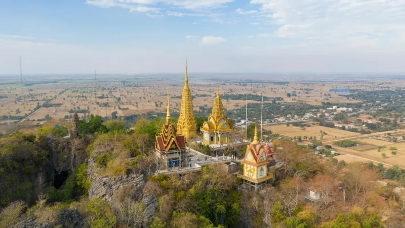 2 Wat Sampeau Temple – Hilltop Buddhist temple(4)
