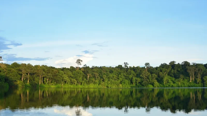 2 Yeak Laom Lake – Volcanic crater lake nearby(6)