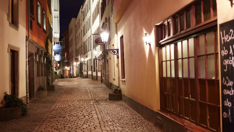 2. Cologne Old Town(4)