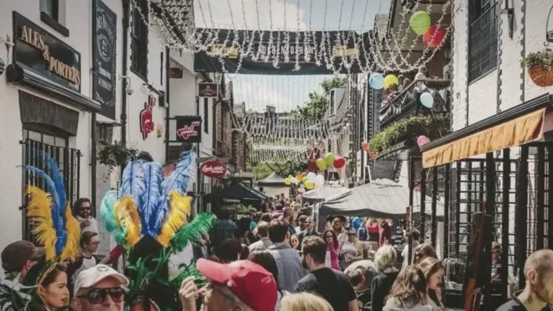 20) Ashton Lane(5)