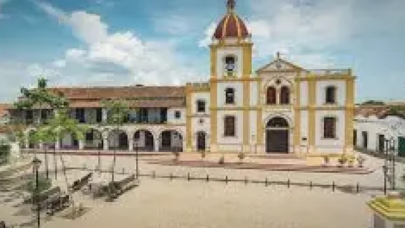 4 Colonial Plazas – Traditional town squares(5)