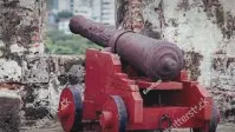 4 Historic Cannons – Preserved military artifacts(3)