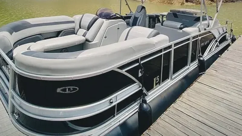 4 Lakeside Boat Tours – Water-based sightseeing(4)