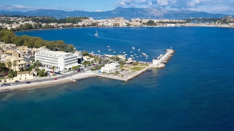 4) Monrepos Lakeside Palace(4)