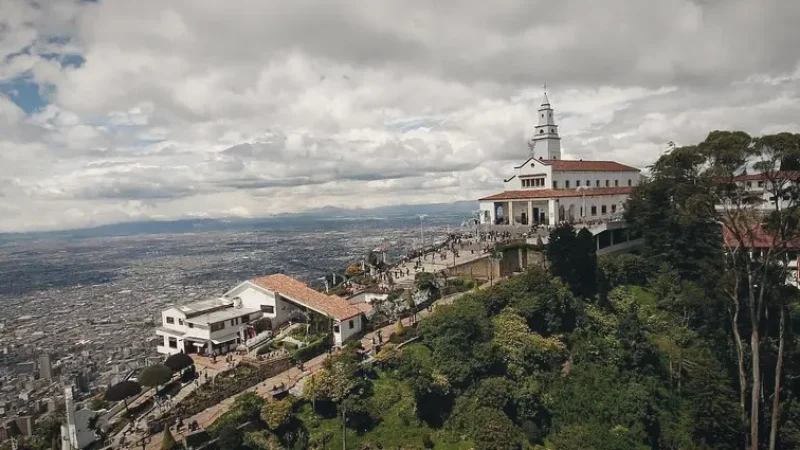 4 Monserrate Hill – Panoramic city views from a mountain viewpoint(6)