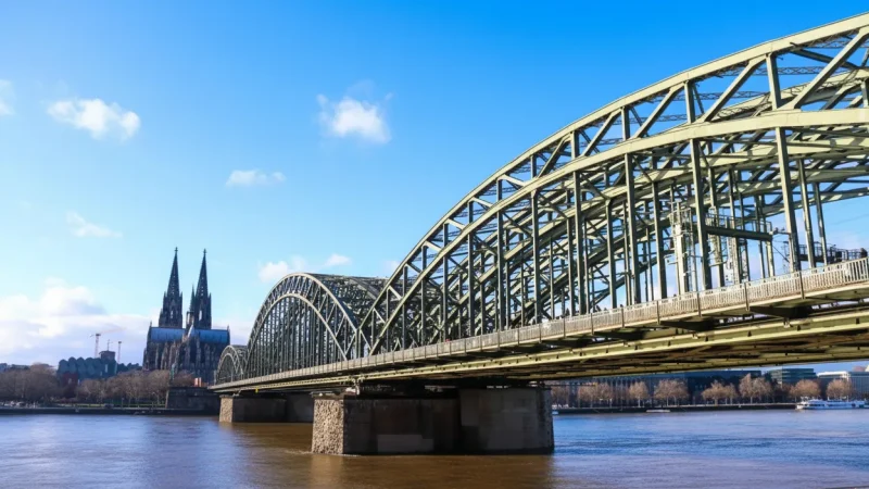4. Hohenzollern Bridge(3)