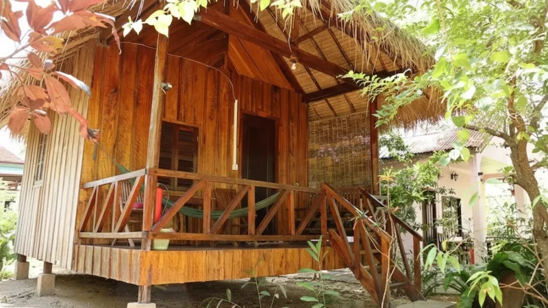 5 Beachfront Huts – Simple island stays(2)