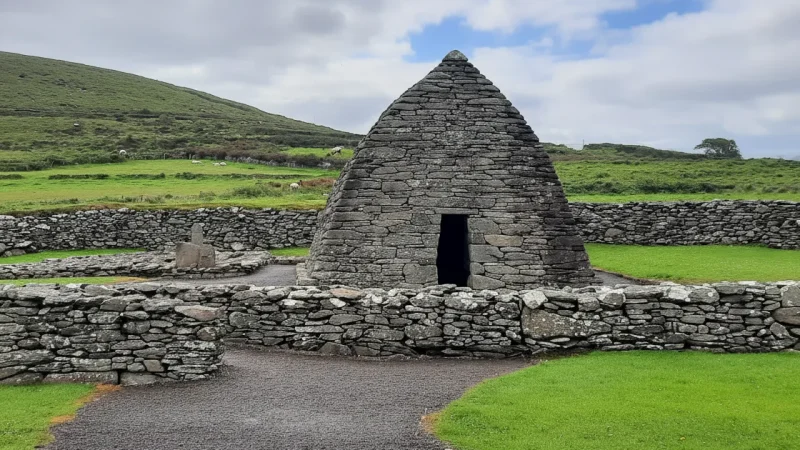 5) Gallarus Oratory(5)
