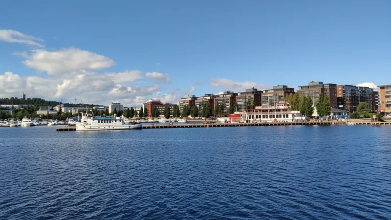 6 Jyväskylä Harbour – Cafés and boat views(1)