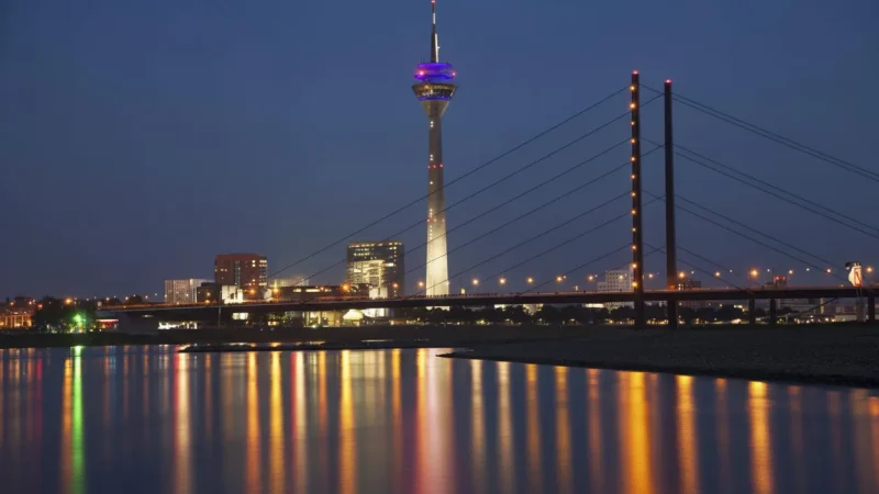 7. Rhine Tower Düsseldorf (Rheinturm)(2)