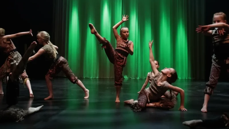 8 Cultural Centers – Events and exhibitions(3)