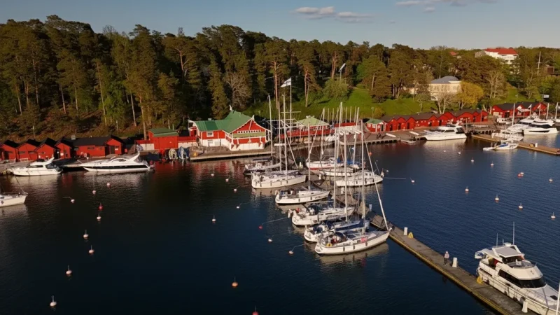 8 Guest Harbors ‒ Marina life and cafés(2)