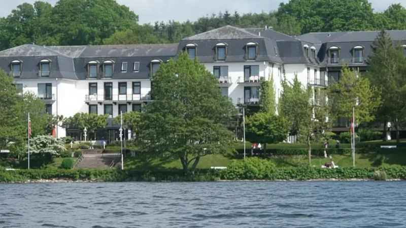 9) Dieksee – Calm Lake Area(1)