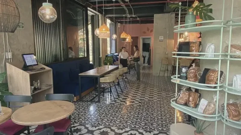 9 El Poblado District – Cafés and restaurants(3)