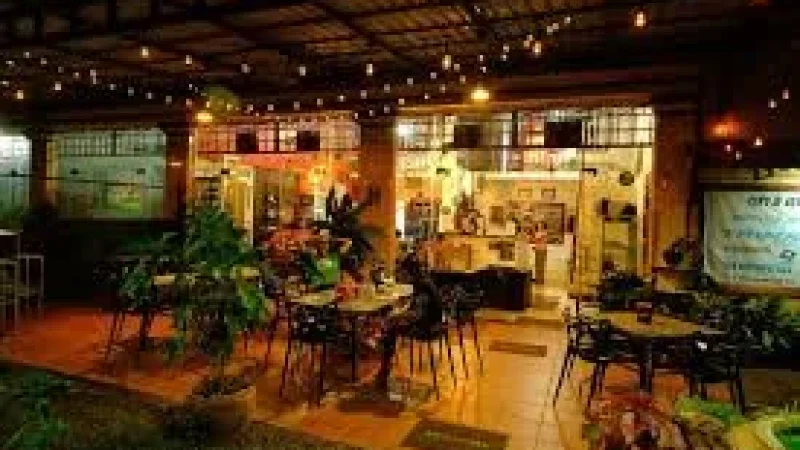 9 Small Cafés – Relaxed town dining(5)