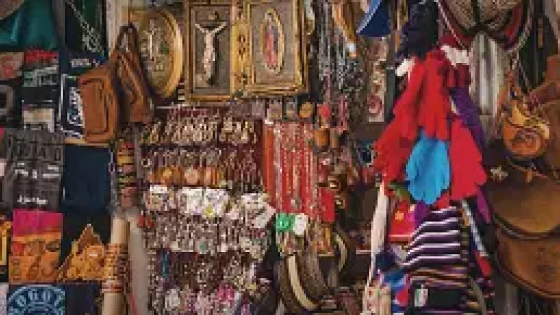 9 Souvenir Shops – Local crafts(3)
