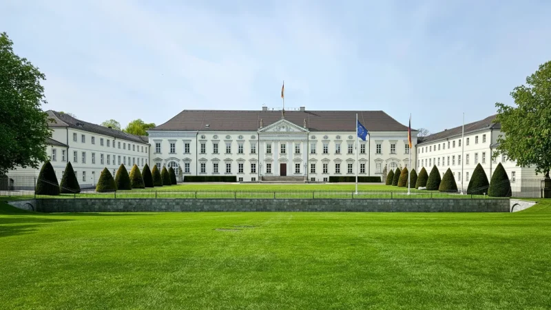 9. Bellevue Palace(5)