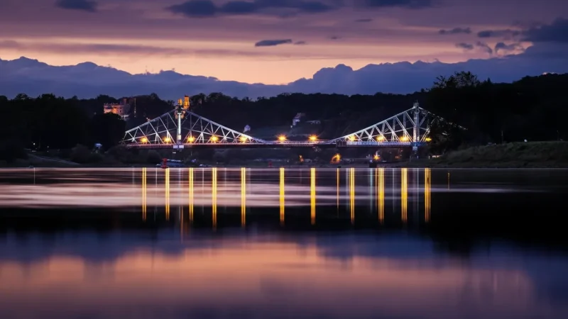 9. Blue Wonder Bridge(5)