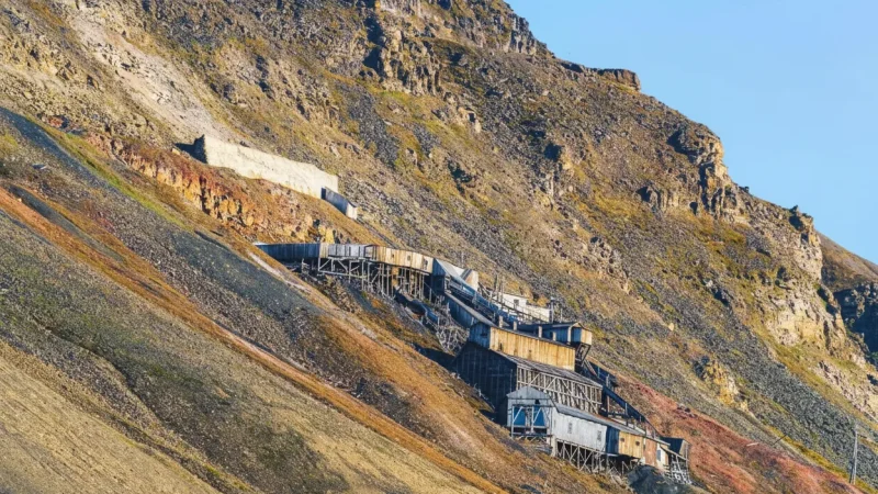Abandoned Mining Sites – Historic Arctic Industry(6)