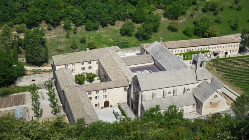Abbaye de Sénanque – Lavender Field Monastery(4)