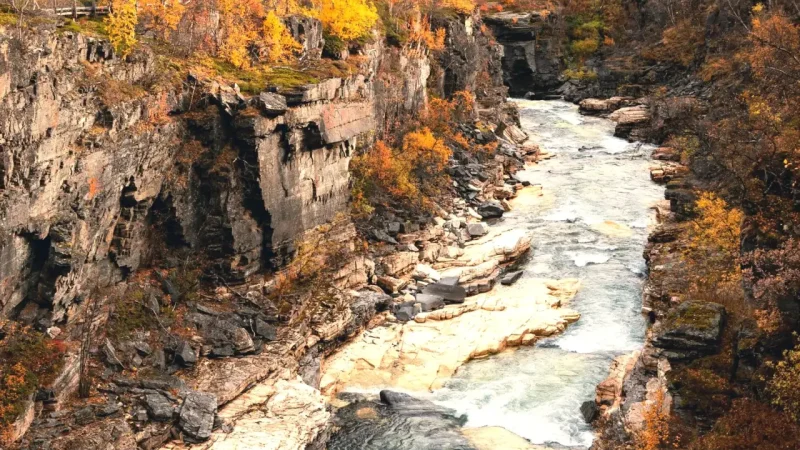Abisko Canyon – River-Carved Canyon(5)
