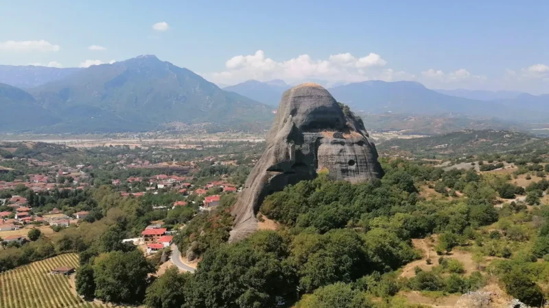 Agioi_Theodoroi_Hill_04